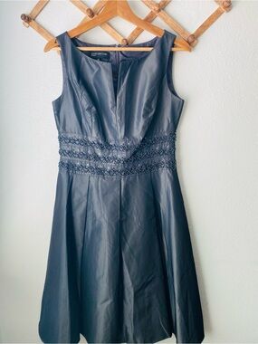 Jones New York Dress Size 4 Gray Beaded Fit & Flare Cocktail Dress 0004)